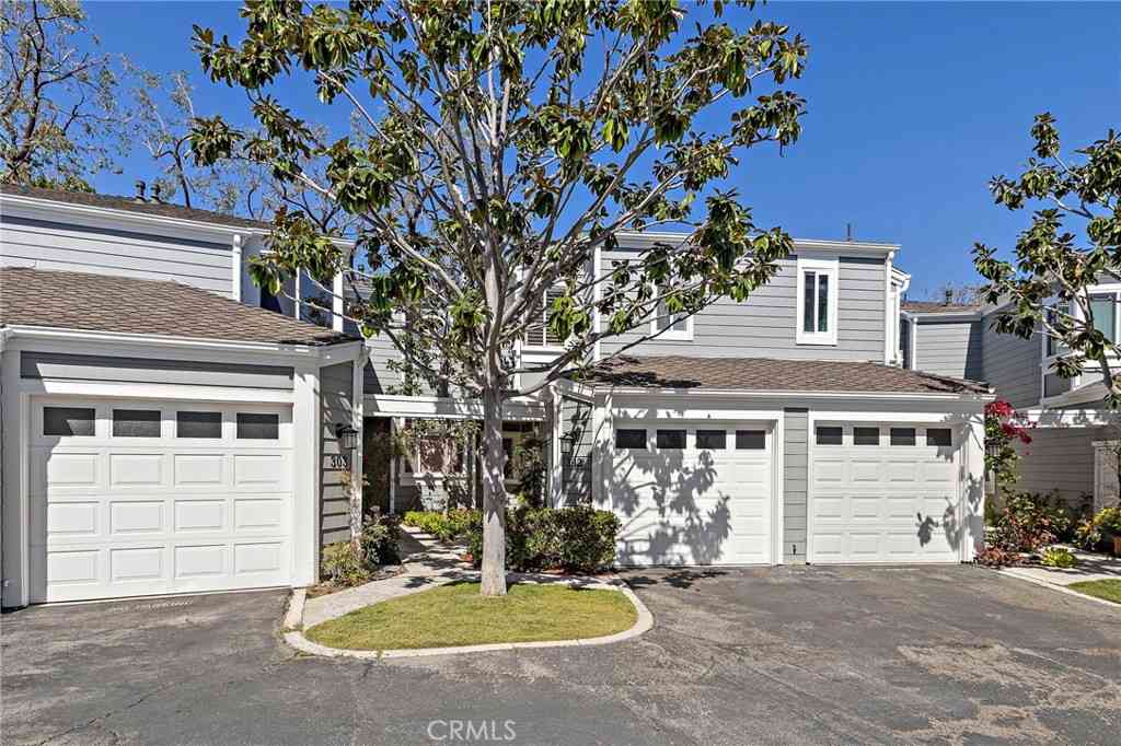 Condo For Sale - 302 San Nicholas Court<br/> Laguna Beach, CA 92651