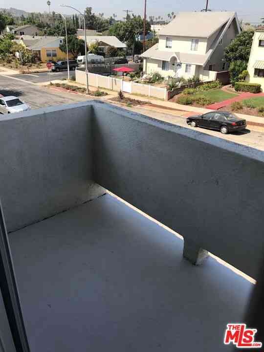 Apartment For Rent - 2018 S Longwood Avenue #4<br/> Los Angeles, CA 90016
