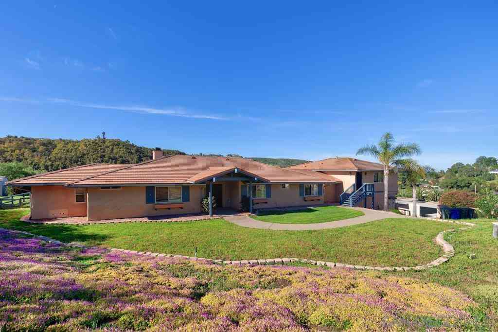Homes For Sale - 39-29737 Margale Ln<br/> Vista, CA 92084