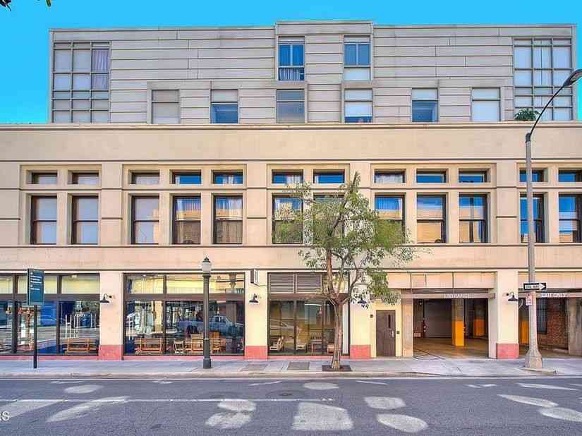 Townhouse For Sale - 35 N Raymond Avenue #211<br/> Pasadena, CA 91103