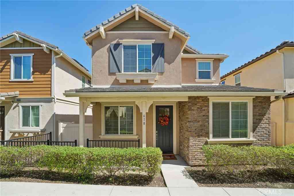 Homes For Sale - 618 S Brampton Lane<br/> Rialto, CA 92376