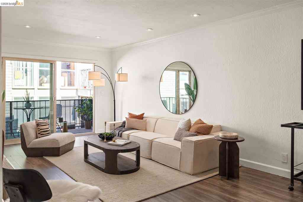 Condo For Sale - 567 Oakland Ave #206<br/> Oakland, CA 94611