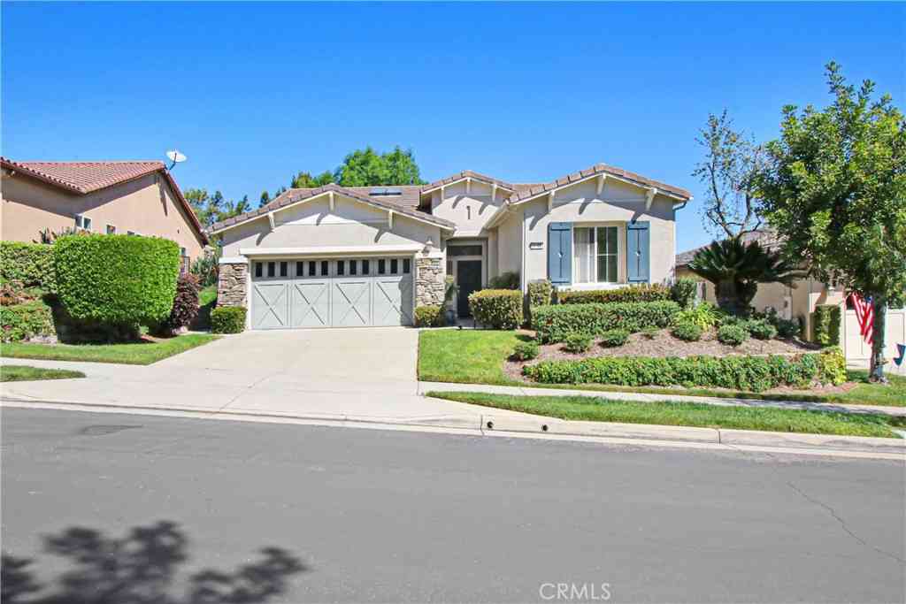 Homes For Sale - 9192 Reserve Drive<br/> Corona, CA 92883