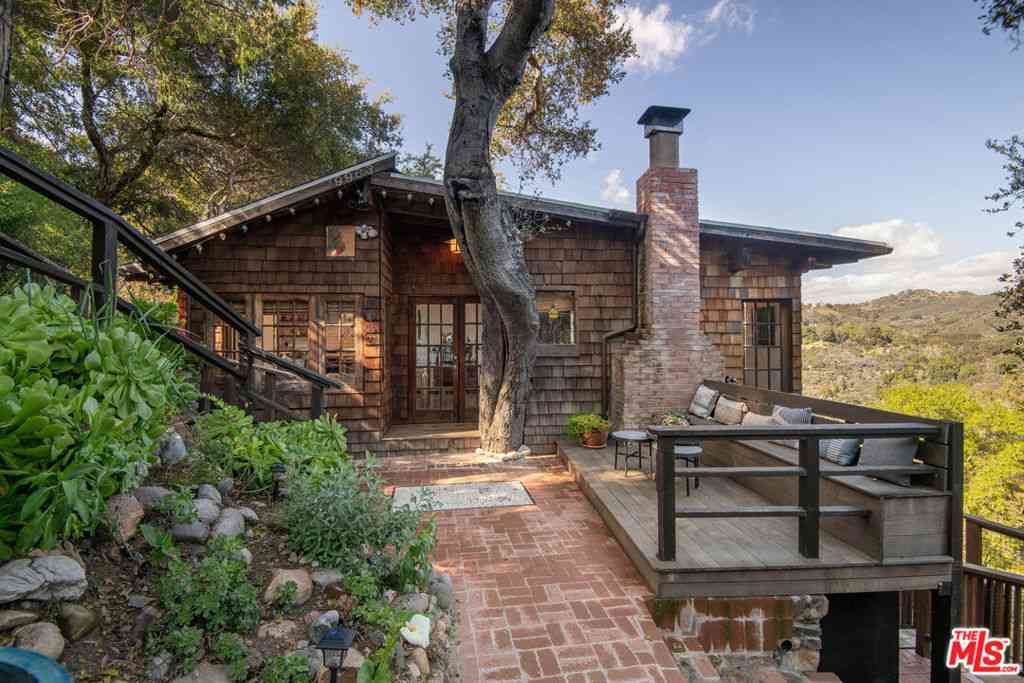 Homes For Sale - 19963 Observation Drive<br/> Topanga, CA 90290