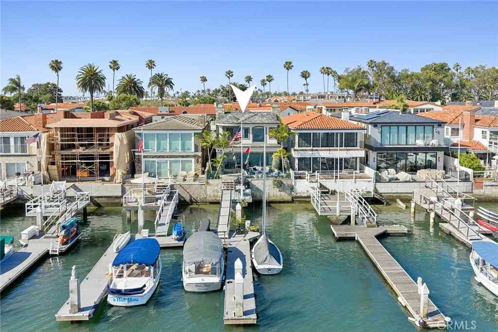 Homes For Sale - 118 Via Lido Nord<br/> Newport Beach, CA 92663
