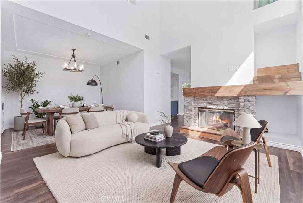 Townhouse For Sale - 25 Alondra<br/> Orange County, Rancho Santa Margarita, CA 92688