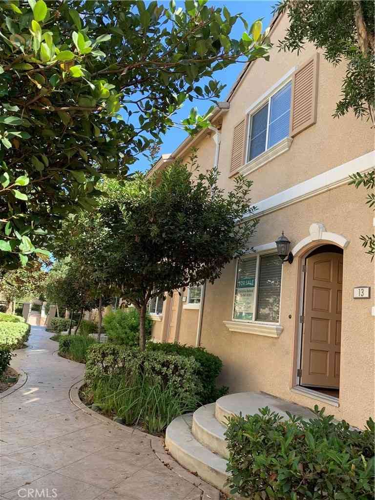Condo For Sale - 9301 Shirley Avenue #13<br/> Northridge, CA 91324