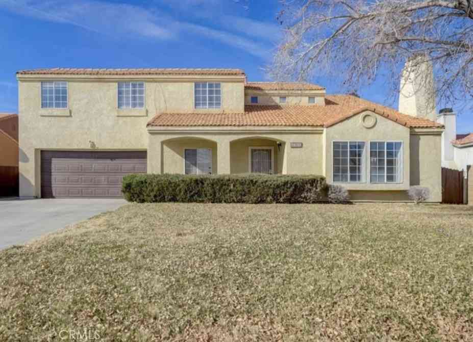 Homes For Sale - 38063 Wesley Court<br/> Palmdale, CA 93552