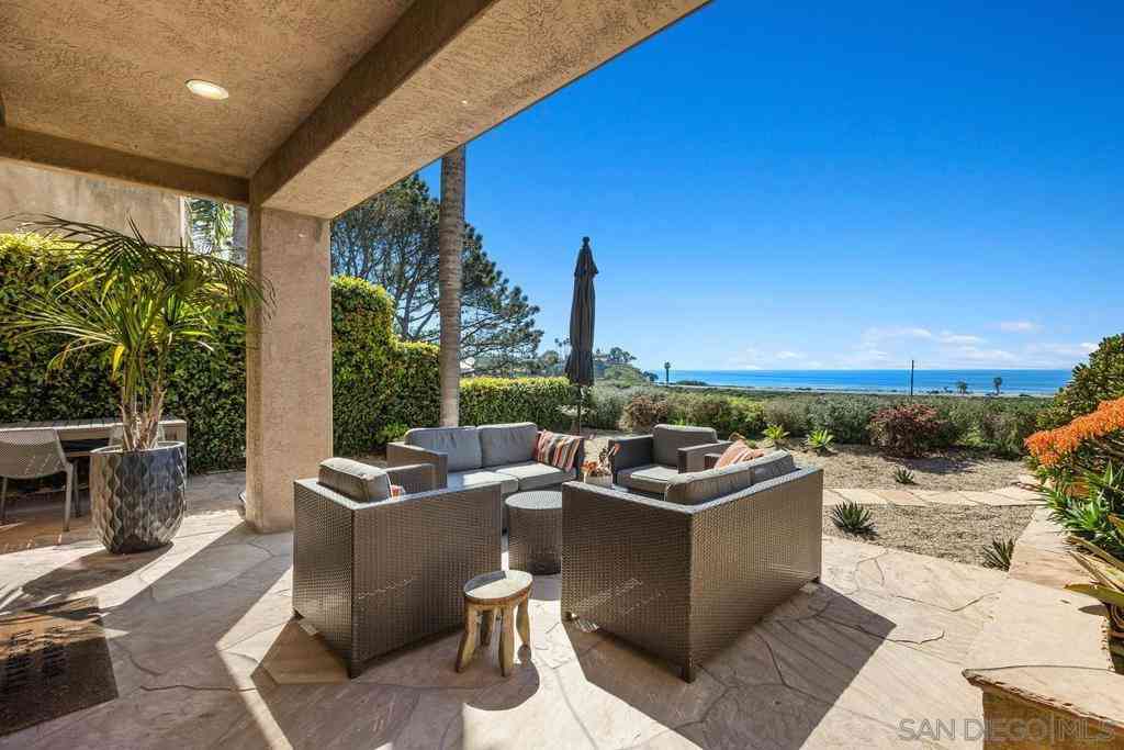 Townhouse For Sale - 849 N Rios Ave<br/> Solana Beach, CA 92075