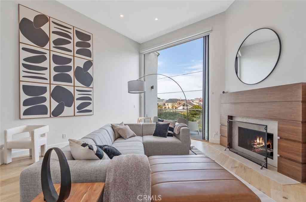 Condo For Sale - 30 Reef #3<br/> Marina Del Rey, CA 90292
