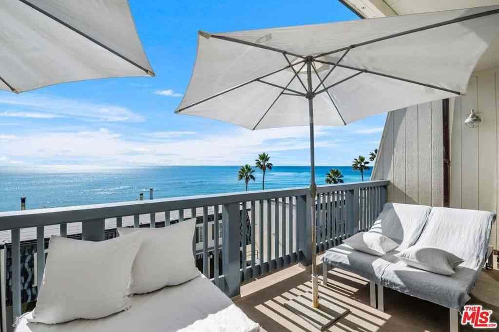Condo For Rent - 11940 Whalers Lane<br/> Malibu, CA 90265
