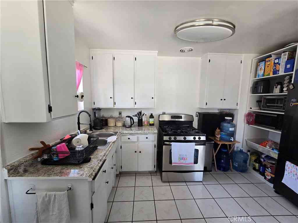 Homes For Sale - 1275 Hardt<br/> San Bernardino, CA 92408