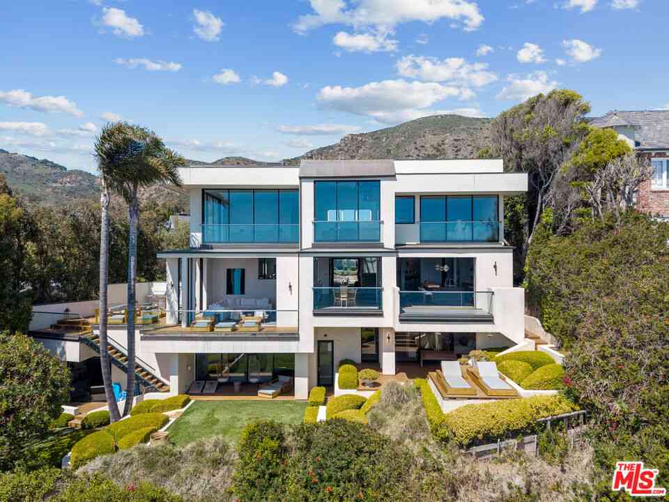 Homes For Sale - 31824 Seafield Drive<br/> Malibu, CA 90265
