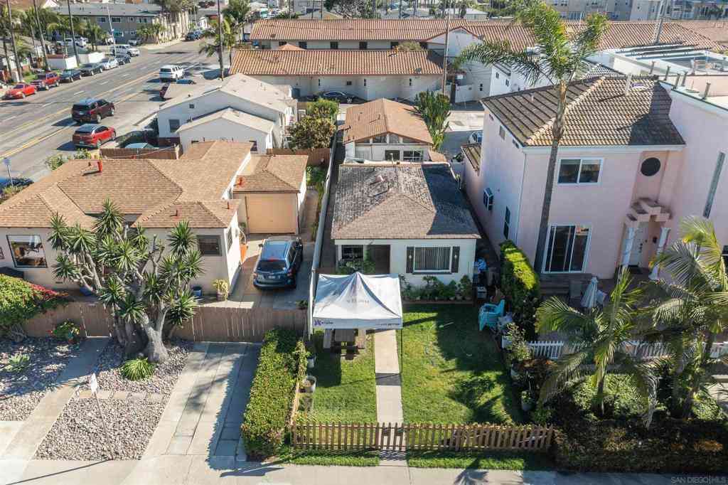 Homes For Sale - 721 23 Law St<br/> San Diego, CA 92109
