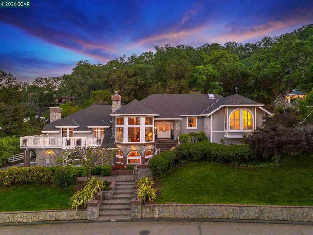 Homes For Sale - 725 Castle Rock Rd<br/> Walnut Creek, CA 94598