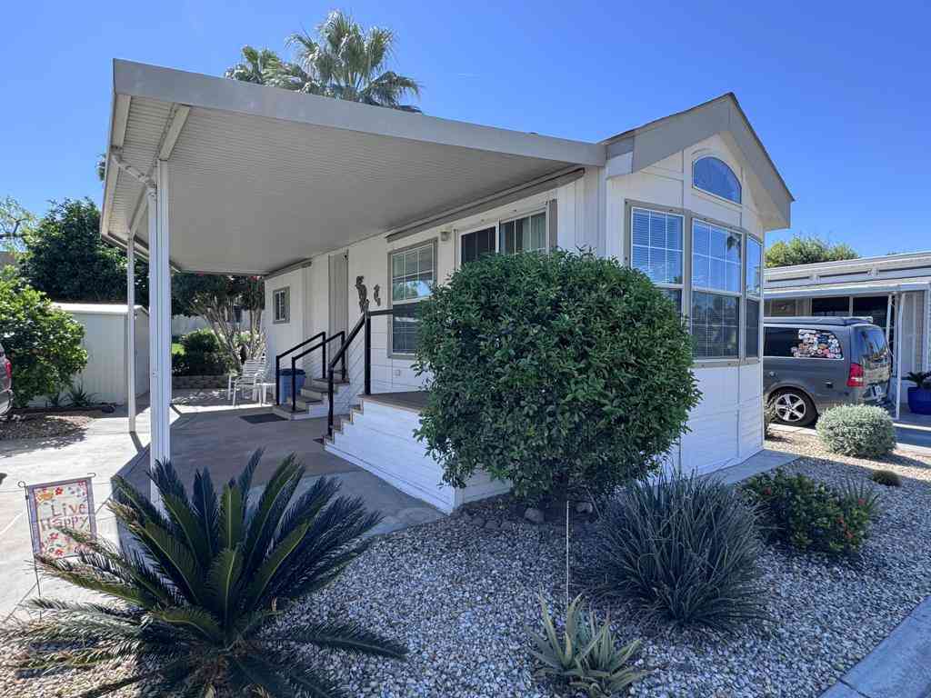 Mobile Home For Sale - 81620 Avenue 49 #164B<br/> Indio, CA 92201
