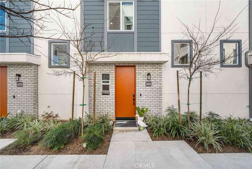 Townhouse For Sale - 606 Dawson<br/> Long Beach, CA 90814