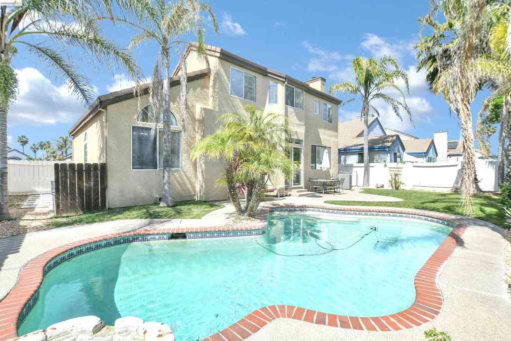 Homes For Sale - 2459 Del Mar Ct<br/> Discovery Bay, CA 94505
