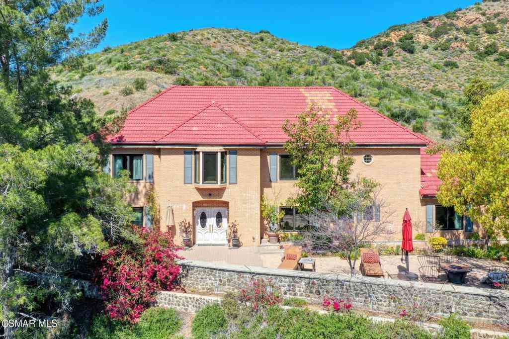 Homes For Sale - 30075 Triunfo Drive<br/> Agoura Hills, CA 91301
