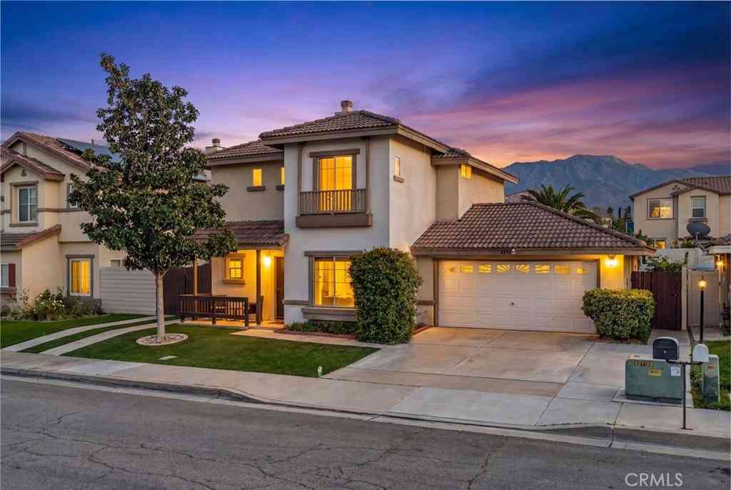 Homes For Sale - 44972 Muirfield Drive<br/> Temecula, CA 92592