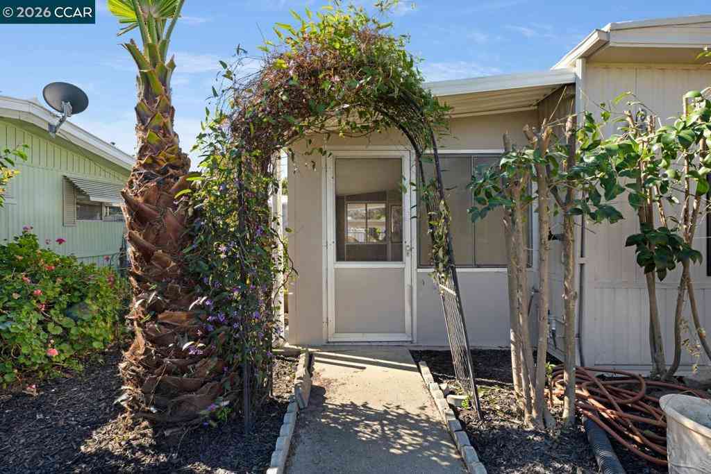 Mobile Home For Sale - 2159 Dalis Drive<br/> Concord, CA 94520