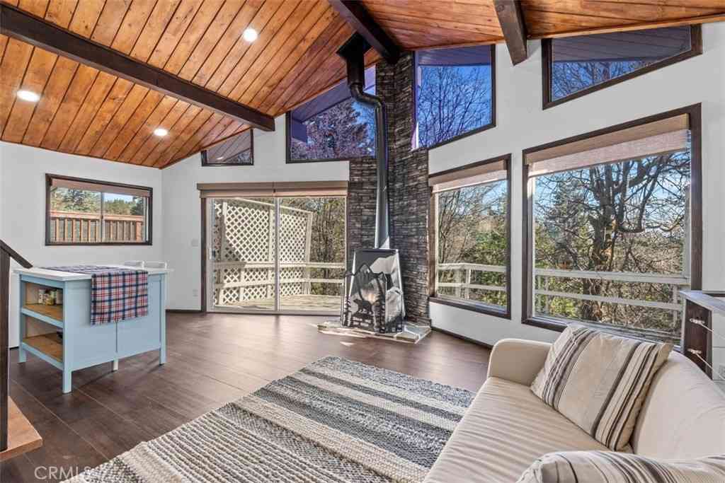 Homes For Sale - 26305 Jacqueline Road<br/> Twin Peaks, CA 92391
