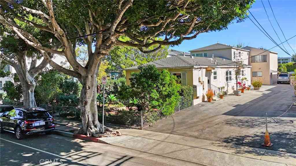 Homes For Sale - 3017 4th<br/> Santa Monica, CA 90405