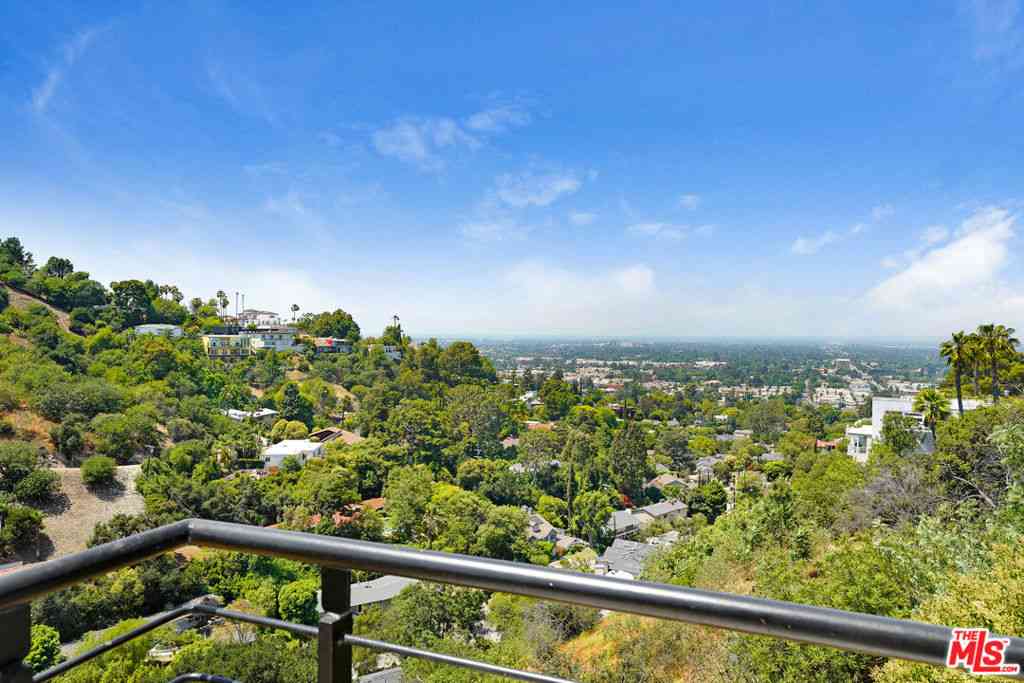 Homes For Sale - 3761 Glenridge Drive<br/> Sherman Oaks, CA 91423