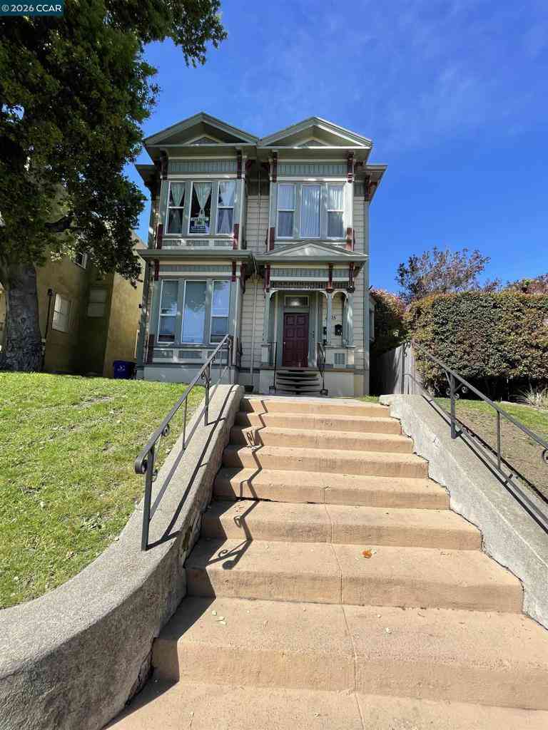 Homes For Rent - 1705 Linden St<br/> Oakland, CA 94607