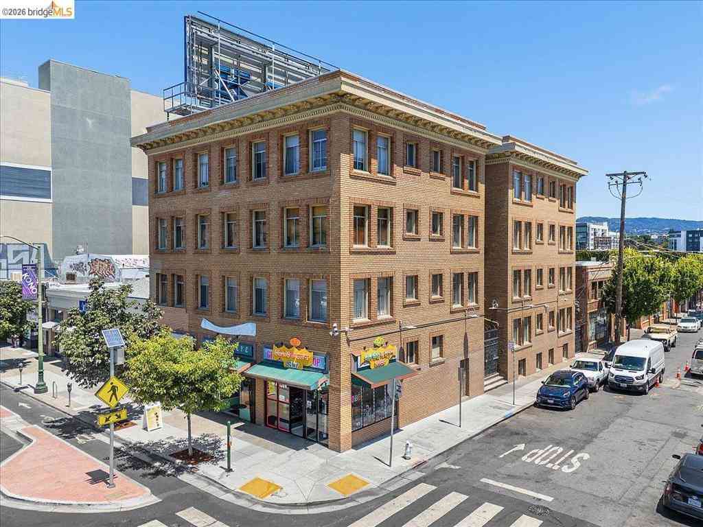 Homes For Sale - 498 25th Street<br/> Oakland, CA 94612