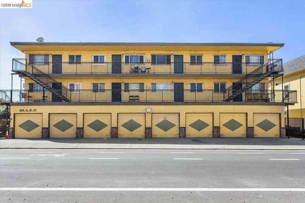 Homes For Sale - 635 E 15th St<br/> Oakland, CA 94606
