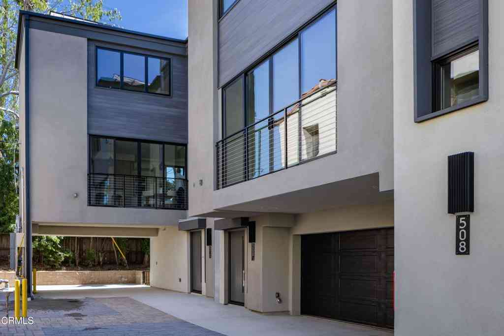 Homes For Sale - 510 N Sycamore Avenue<br/> Los Angeles, CA 90036