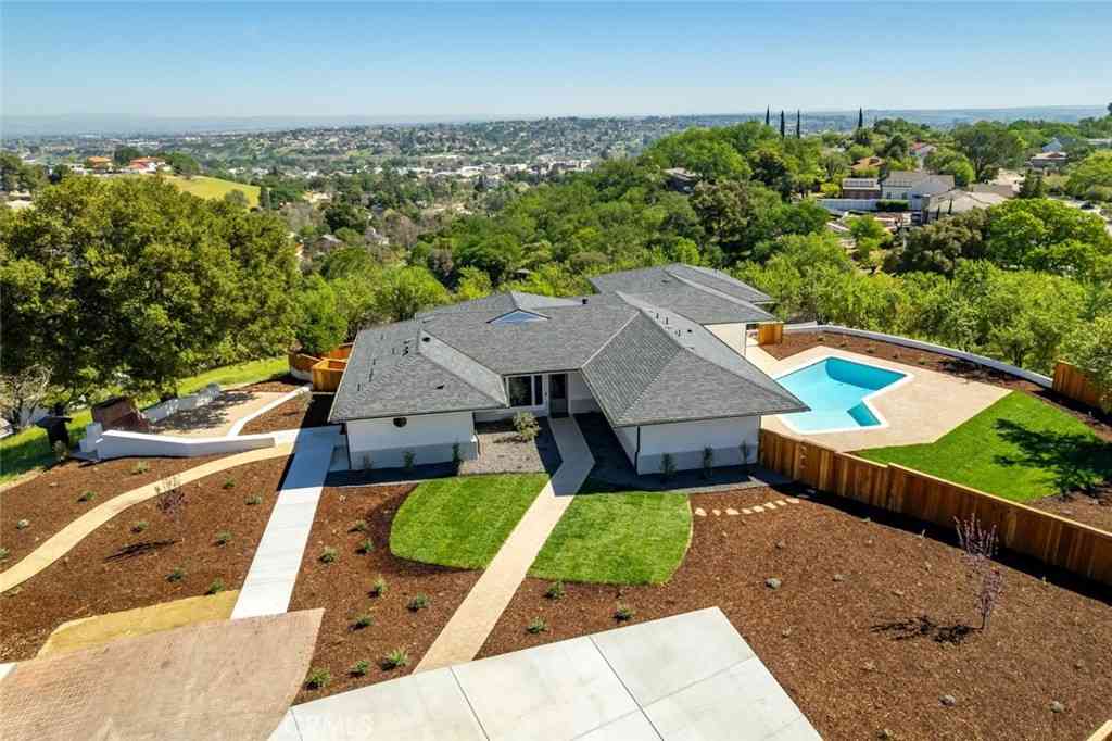 Homes For Sale - 1026 Merry Hill Road<br/> Paso Robles, CA 93446