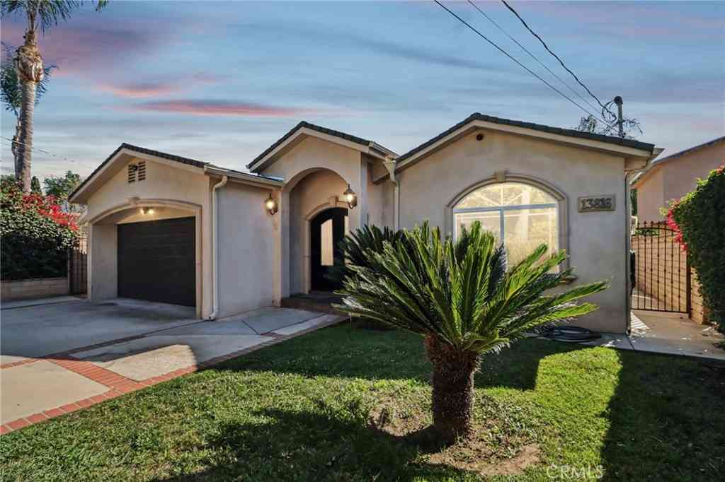 Homes For Sale - 13816 Bessemer Street<br/> Van Nuys, CA 91401