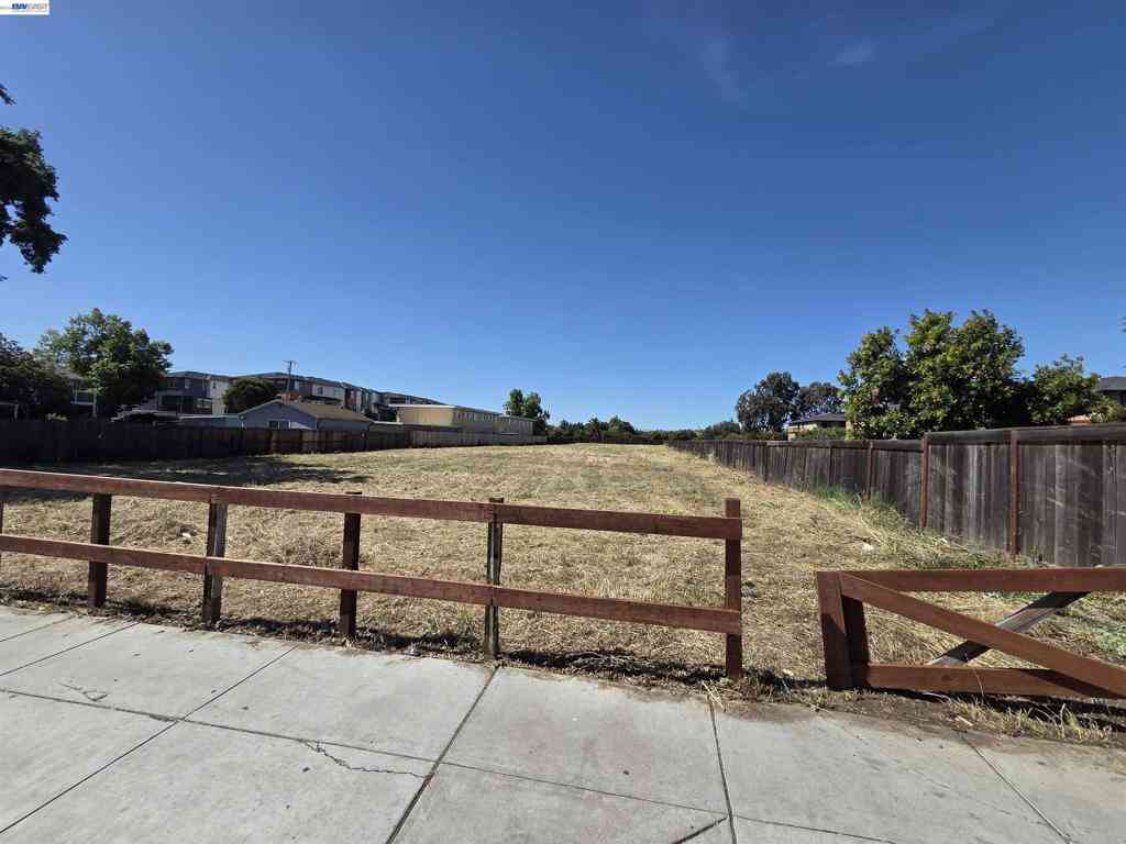Vacant Land For Sale - 29495 Dixon Street<br/> Hayward, CA 94544