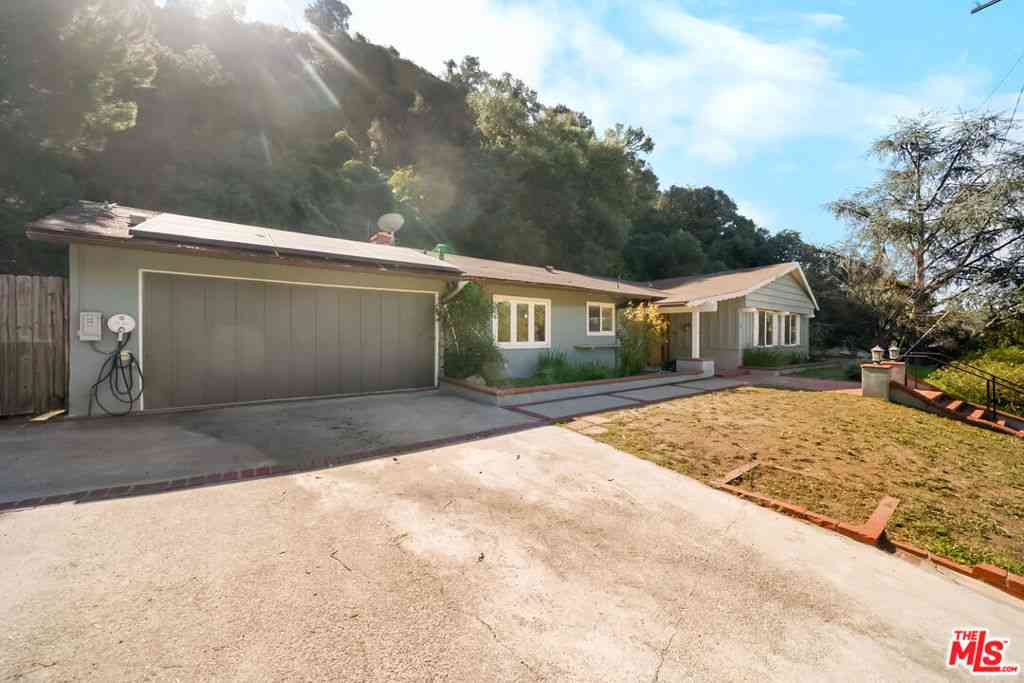 Homes For Sale - 5532 Ocean View Boulevard<br/> La Canada Flintridge, CA 91011