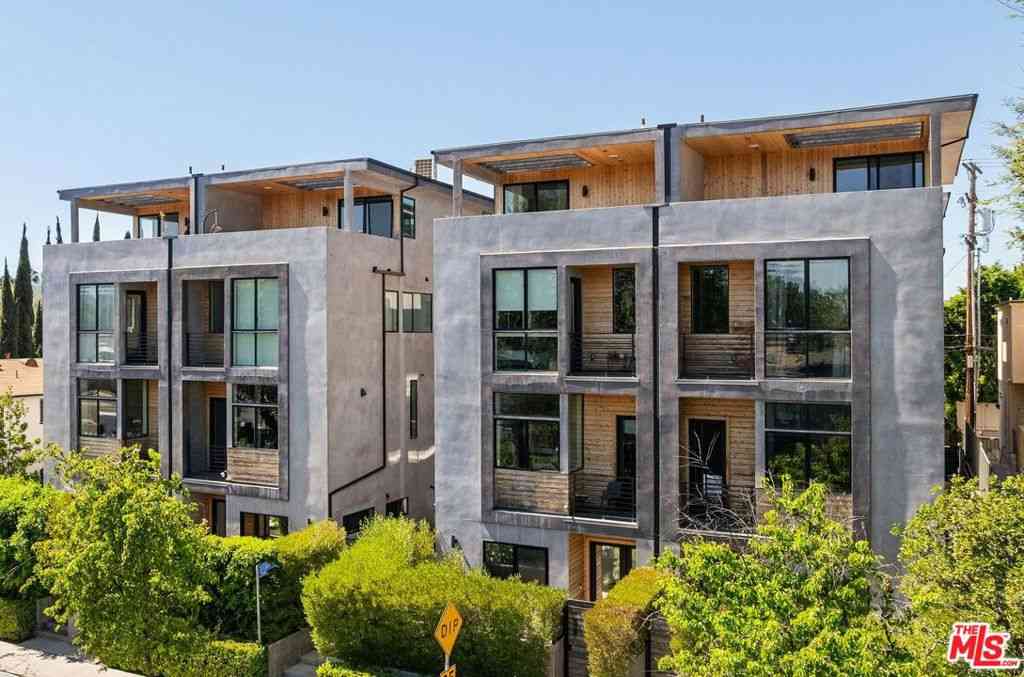Homes For Sale - 4427 Studio Place<br/> Studio City, CA 91602