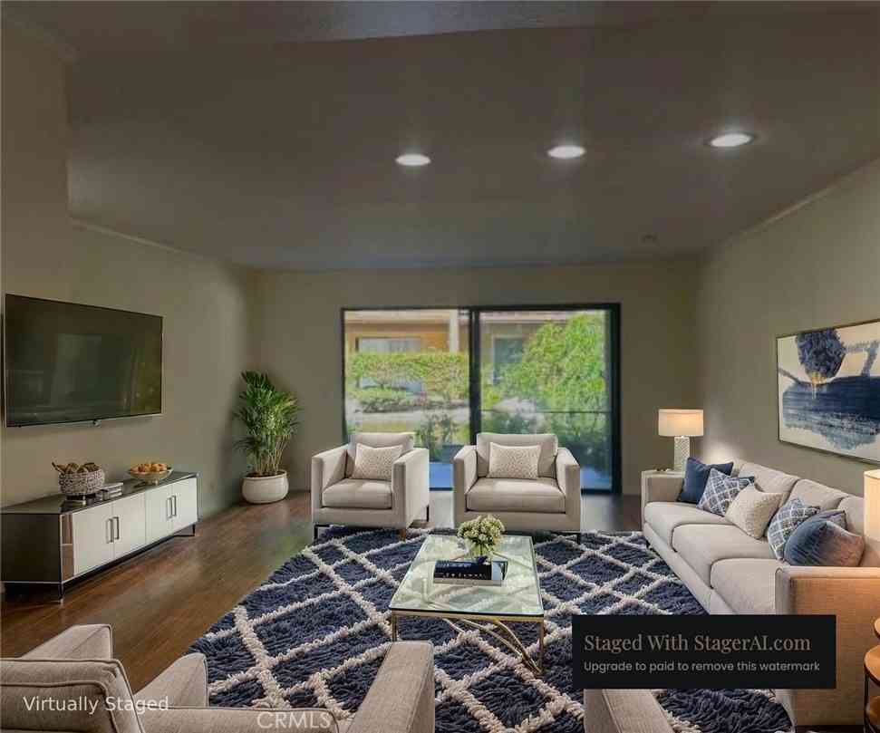 Condo For Sale - 124 Tangelo Unit 390<br/> Irvine, CA 92618