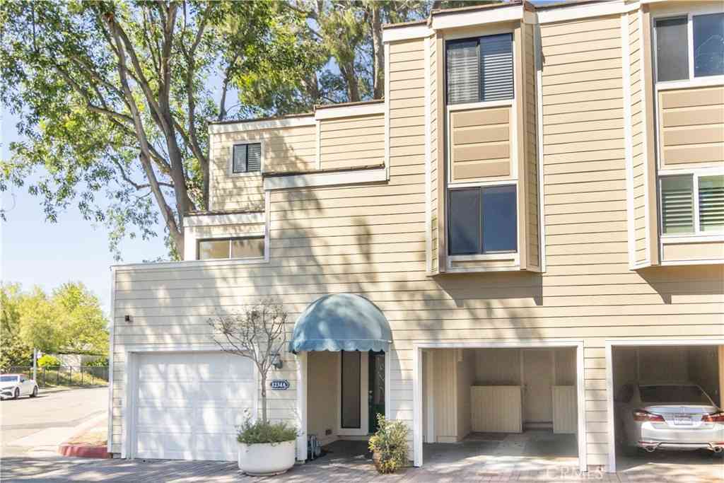 Townhouse For Rent - 1234 S Westlake<br/> Westlake Village, CA 91361
