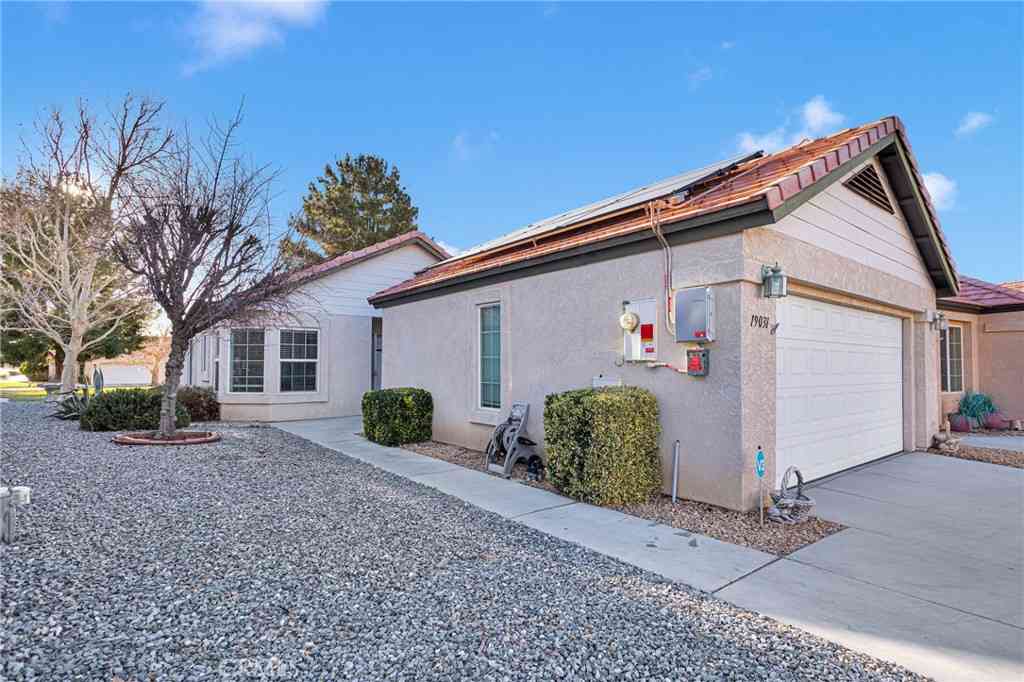 Homes For Sale - 19031 Pamela Lane<br/> Apple Valley, CA 92308