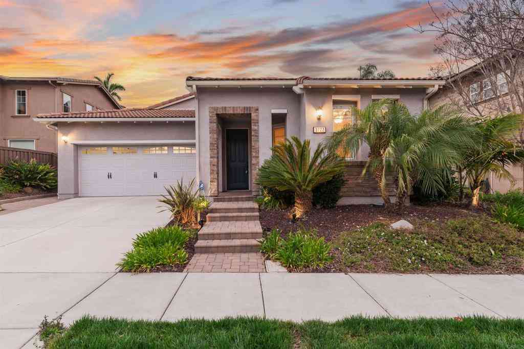 Homes For Sale - 3722 Bergen Peak Place<br/> Carlsbad, CA 92010