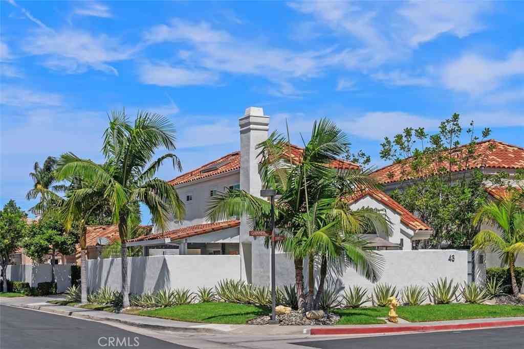 Homes For Sale - 43 Gannet Lane<br/> Newport Beach, CA 92660