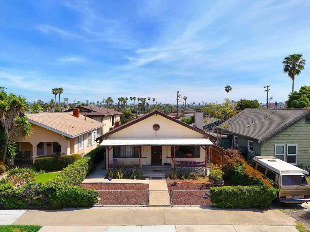 Homes For Sale - 4581 Georgia Street<br/> San Diego, CA 92116