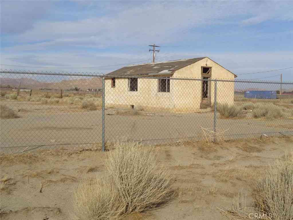 Homes For Sale - 2011 67th W<br/> Rosamond, CA 93560