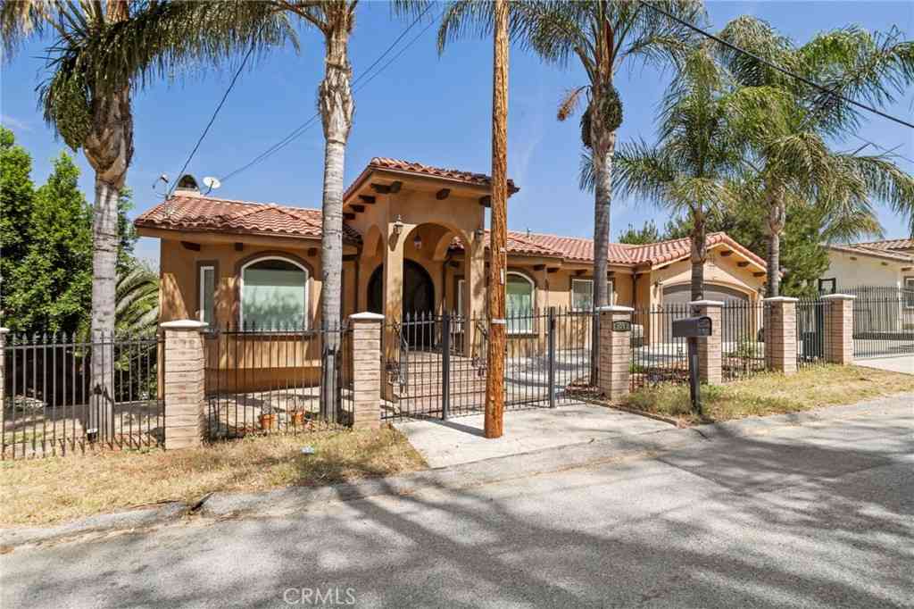 Homes For Sale - 9369 Hillrose<br/> Sunland, CA 91040