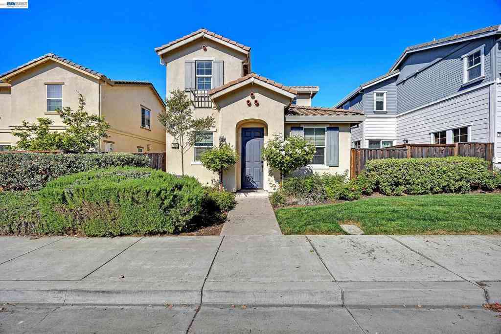 Homes For Sale - 576 Herb White Way<br/> Pittsburg, CA 94565