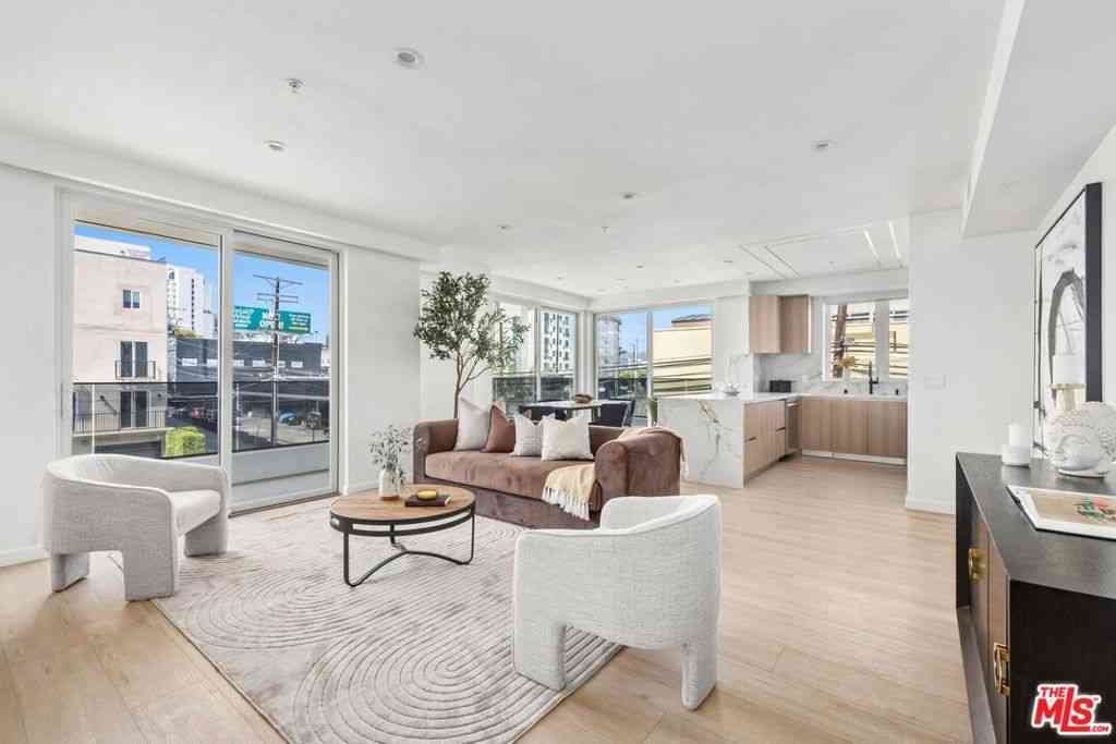 Condo For Rent - 1414 1/2 S Beverly Dr #303<br/> Los Angeles, CA 90035