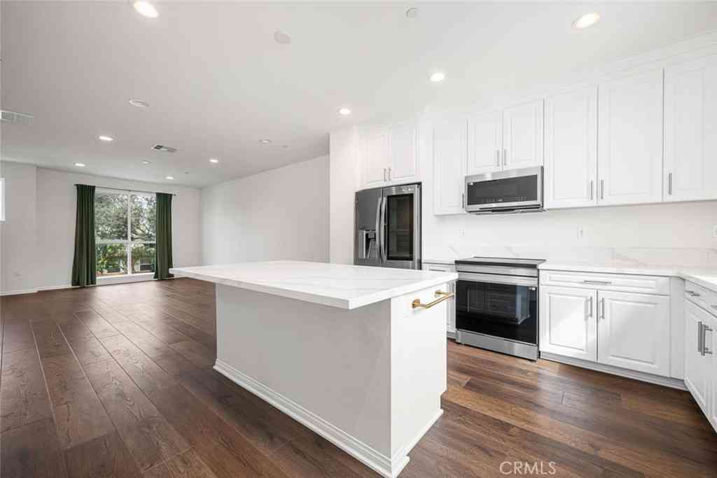 Condo For Sale - 5860 Linden #8<br/> Long Beach, CA 90805