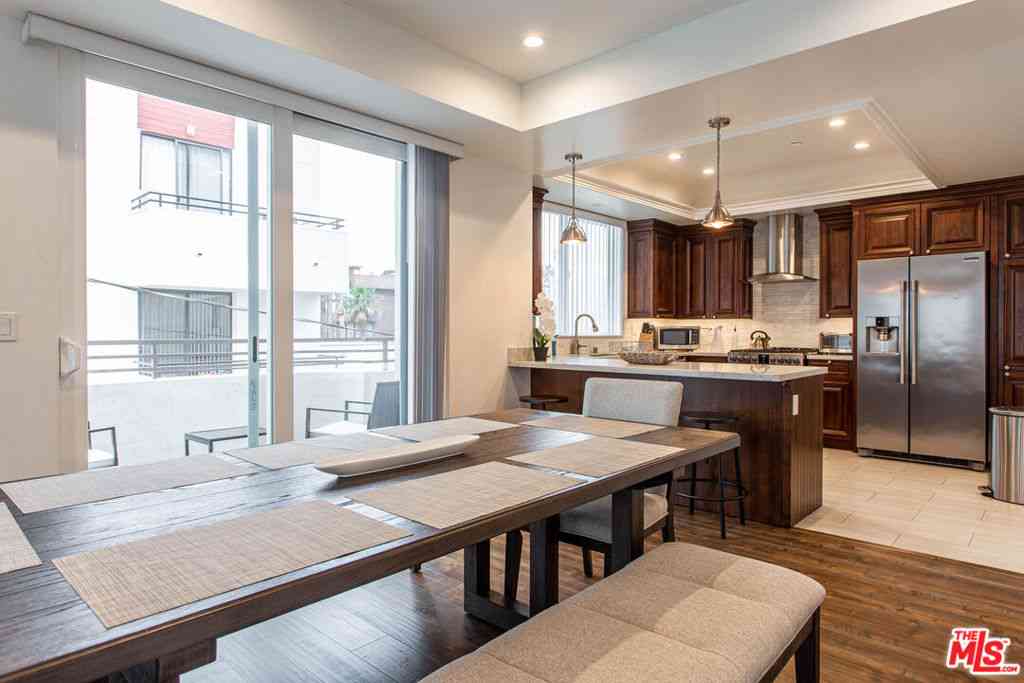 Condo For Rent - 907 S Shenandoah Street #302<br/> Los Angeles, CA 90035