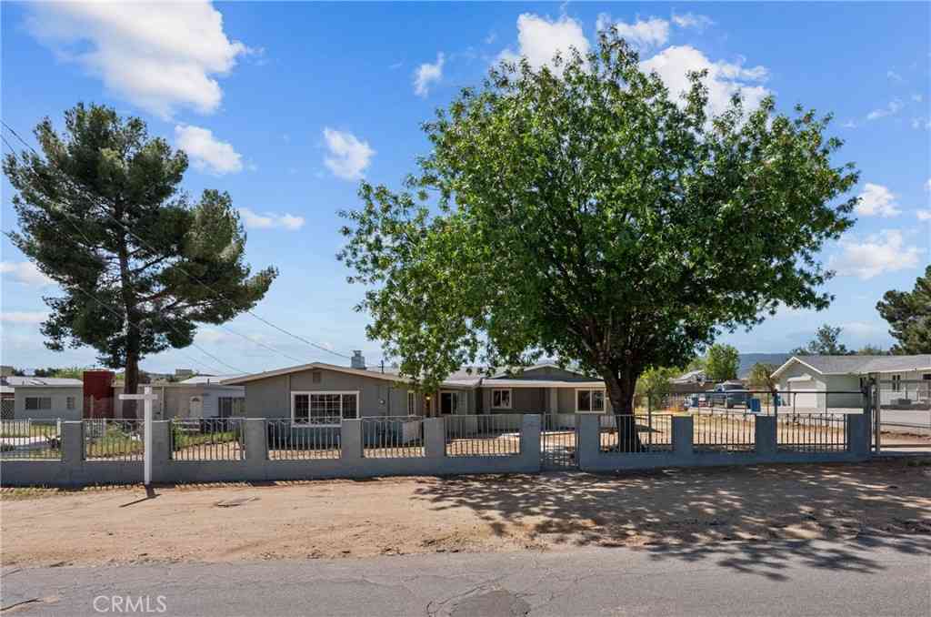 Homes For Sale - 4550 W Avenue L2<br/> Quartz Hill, CA 93536